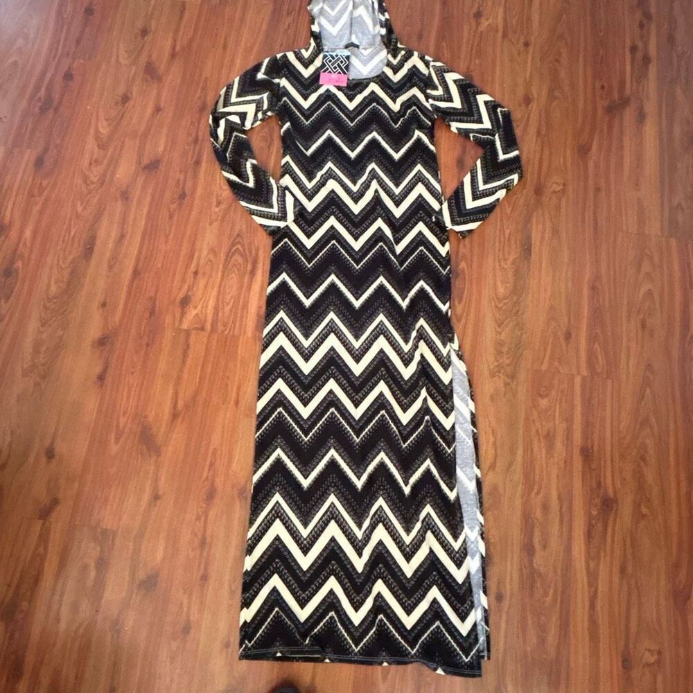 NWT Oh My Bod black and beige Chevron print long maxi hoodie dress with slit kni
